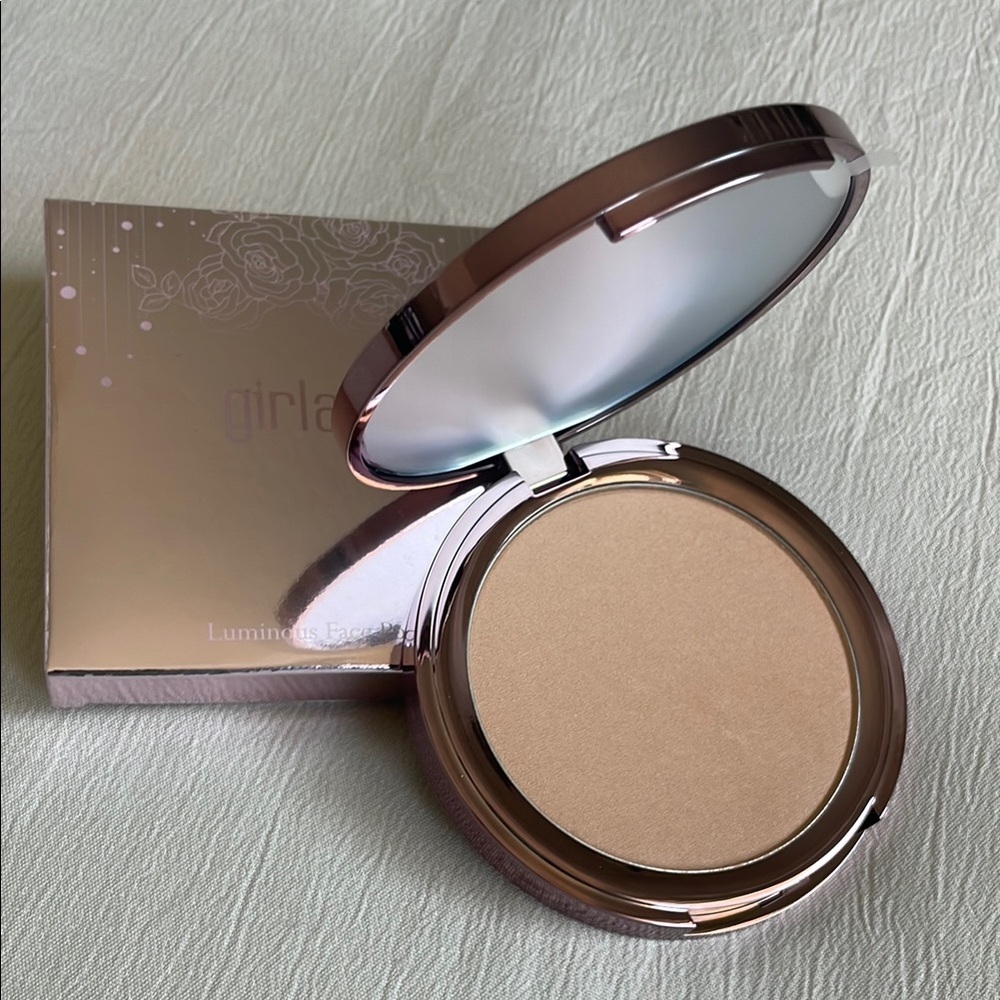 GirlActik Luminous Face Powder - LIGHT